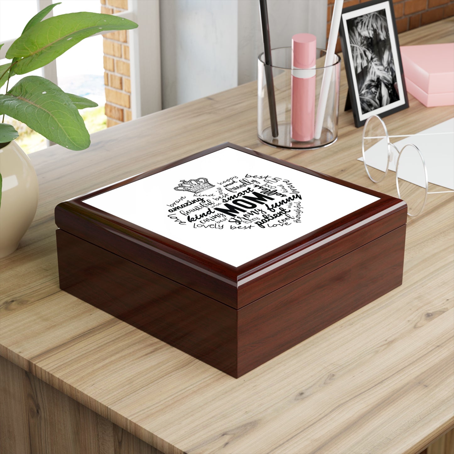 MOM Appreciation Jewelry Box – White Ceramic Affirmations for Mom in a heart shape and crown for the queen she is.