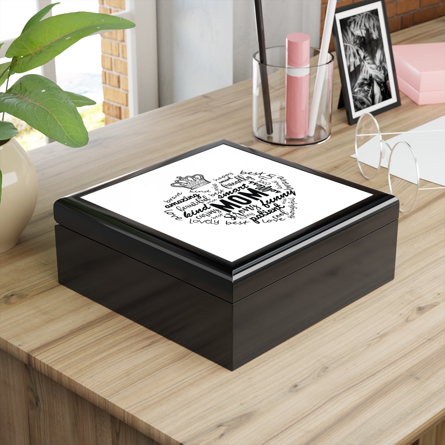 MOM Appreciation Jewelry Box – White Ceramic Affirmations for Mom in a heart shape and crown for the queen she is.