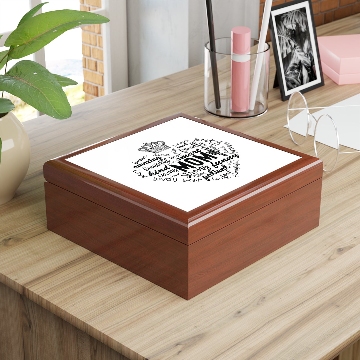 MOM Appreciation Jewelry Box – White Ceramic Affirmations for Mom in a heart shape and crown for the queen she is.